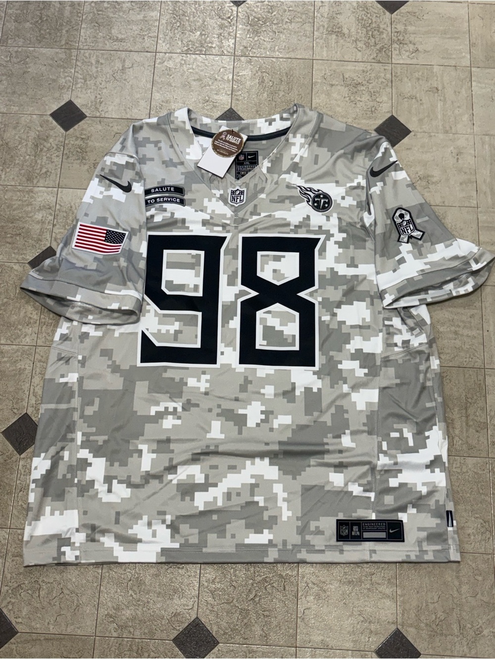 NIKE NFL FOOTBALL TENNESSEE TITANS SALUTE TO SERVICE JERSEY SIZE XXL 2XL #98 NWT
